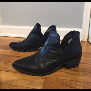 Steve Madden black booties - size 9